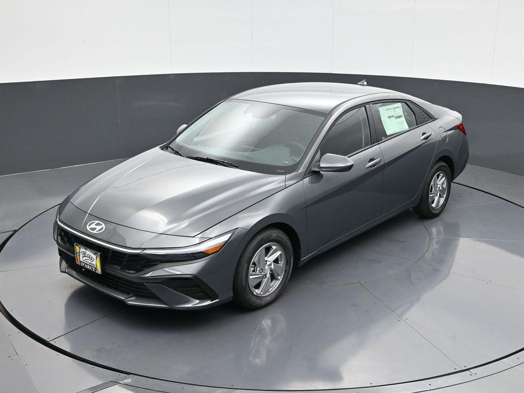 new 2025 Hyundai Elantra car, priced at $21,656