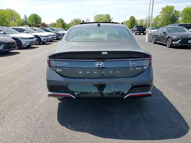 new 2025 Hyundai Sonata Hybrid car, priced at $38,046