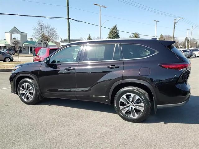 used 2020 Toyota Highlander car, priced at $32,354