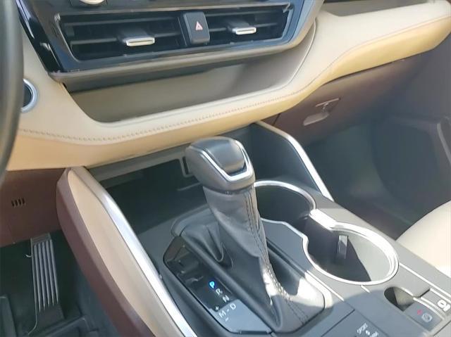 used 2020 Toyota Highlander car, priced at $32,354