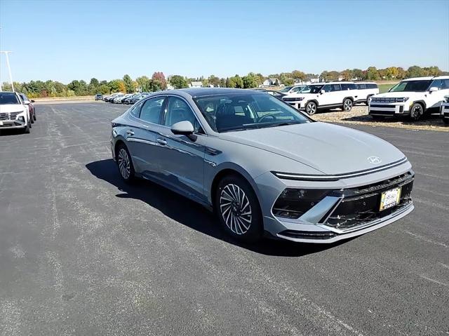 new 2025 Hyundai Sonata Hybrid car, priced at $39,160