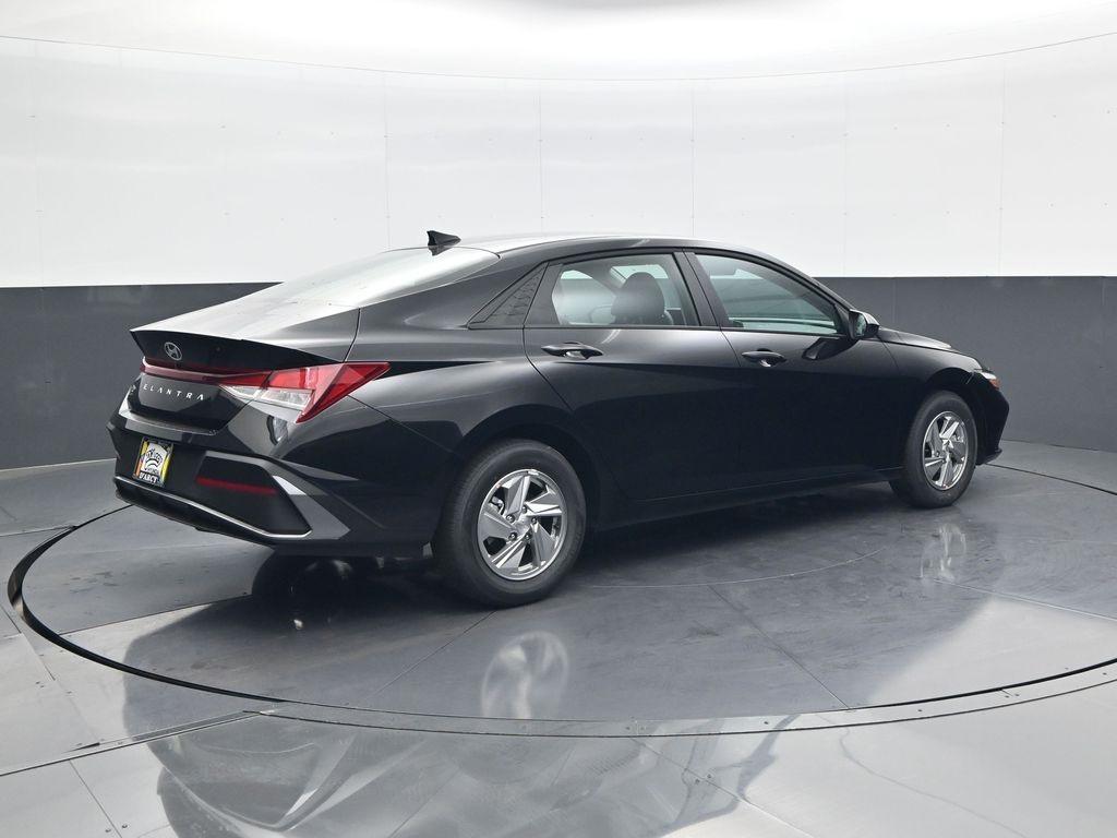 new 2025 Hyundai Elantra car, priced at $21,670