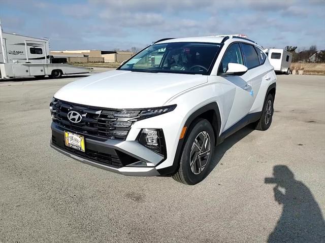 new 2025 Hyundai Tucson Hybrid car, priced at $35,184