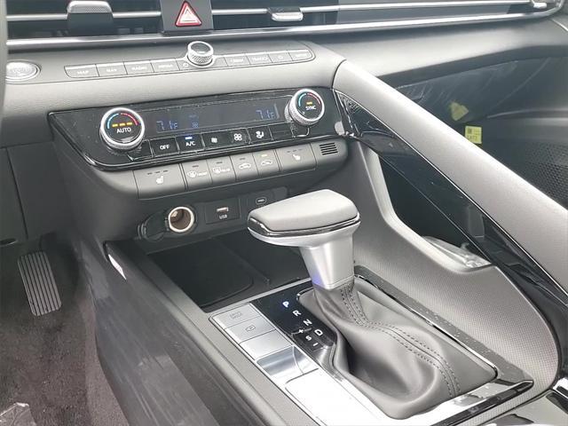new 2025 Hyundai Elantra car, priced at $25,718