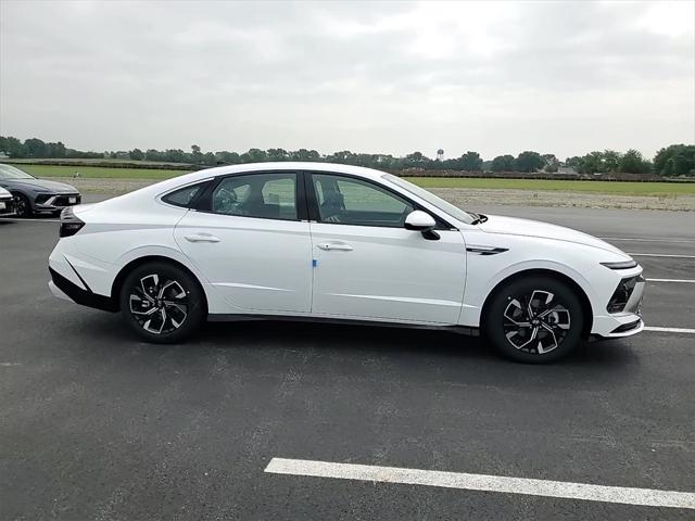 new 2025 Hyundai Sonata car, priced at $28,123