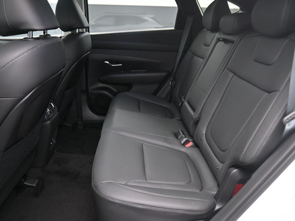 new 2025 Hyundai TUCSON Hybrid car, priced at $33,961