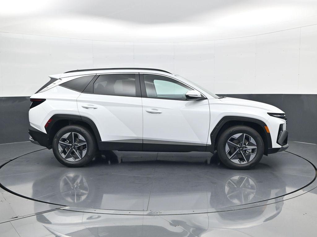 new 2025 Hyundai TUCSON Hybrid car, priced at $33,961