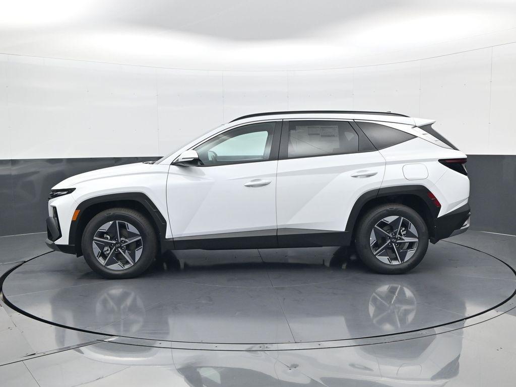 new 2025 Hyundai TUCSON Hybrid car, priced at $33,961