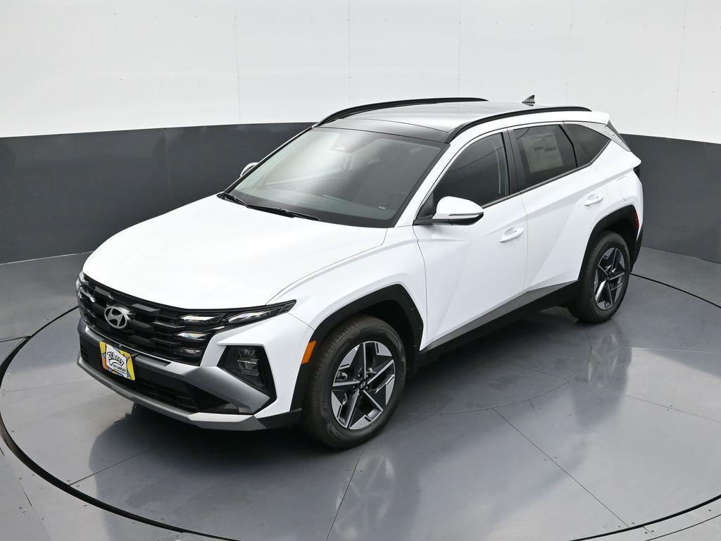 new 2025 Hyundai TUCSON Hybrid car, priced at $33,961