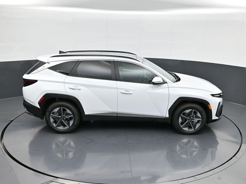 new 2025 Hyundai TUCSON Hybrid car, priced at $33,961