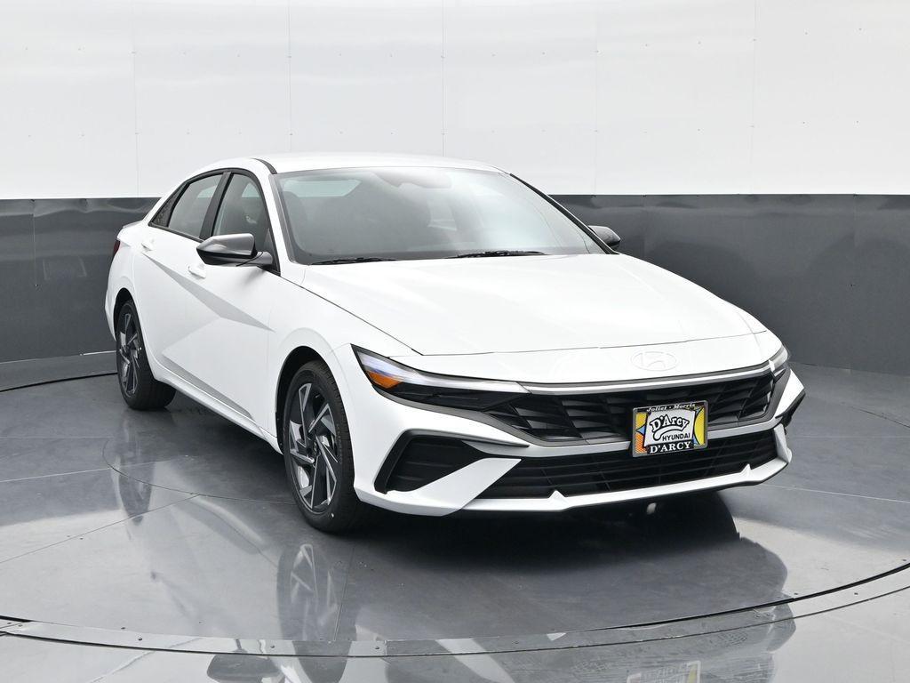 new 2025 Hyundai Elantra car, priced at $23,084