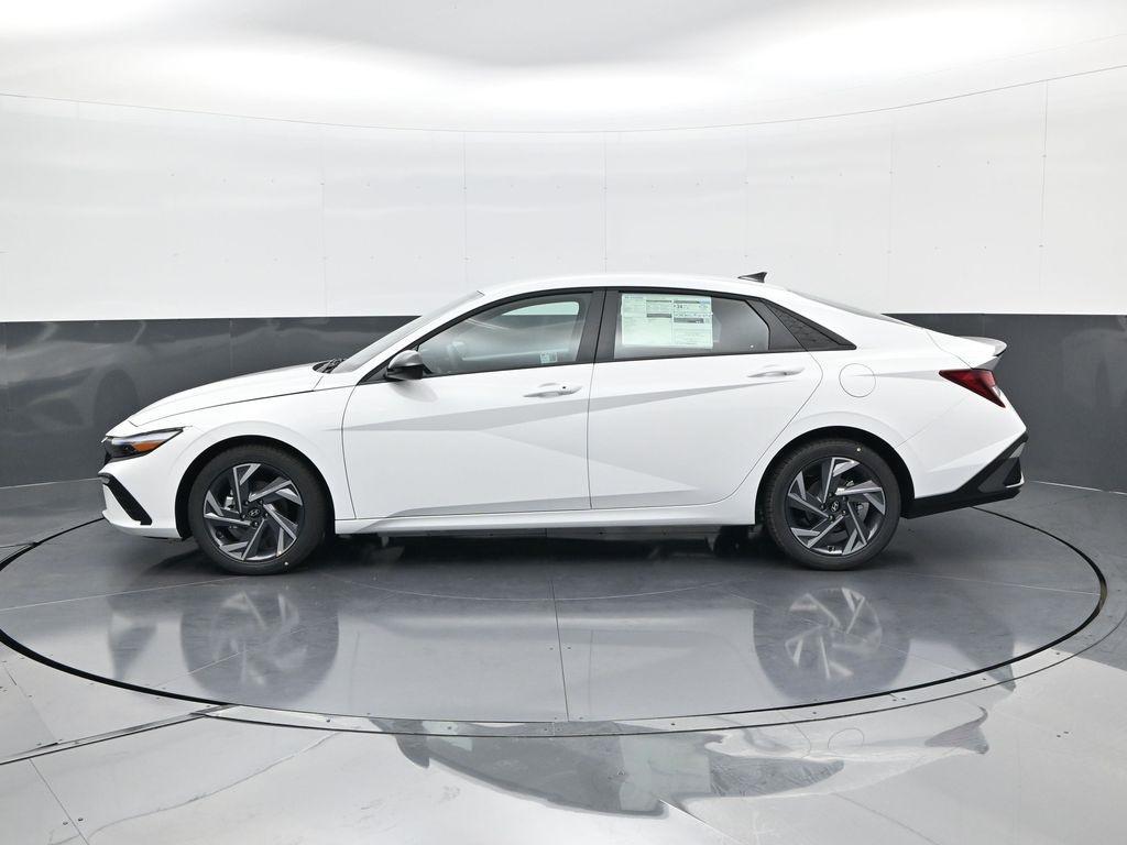 new 2025 Hyundai Elantra car, priced at $23,084