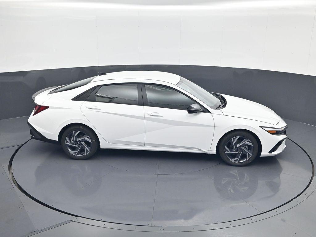 new 2025 Hyundai Elantra car, priced at $23,084