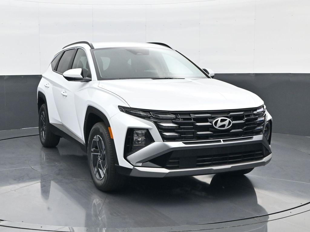 new 2025 Hyundai TUCSON Hybrid car, priced at $32,211