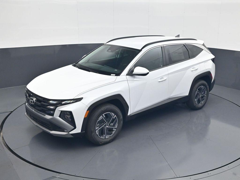 new 2025 Hyundai TUCSON Hybrid car, priced at $32,211