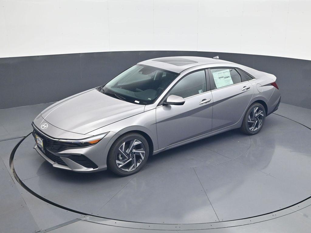 new 2025 Hyundai Elantra car, priced at $26,197