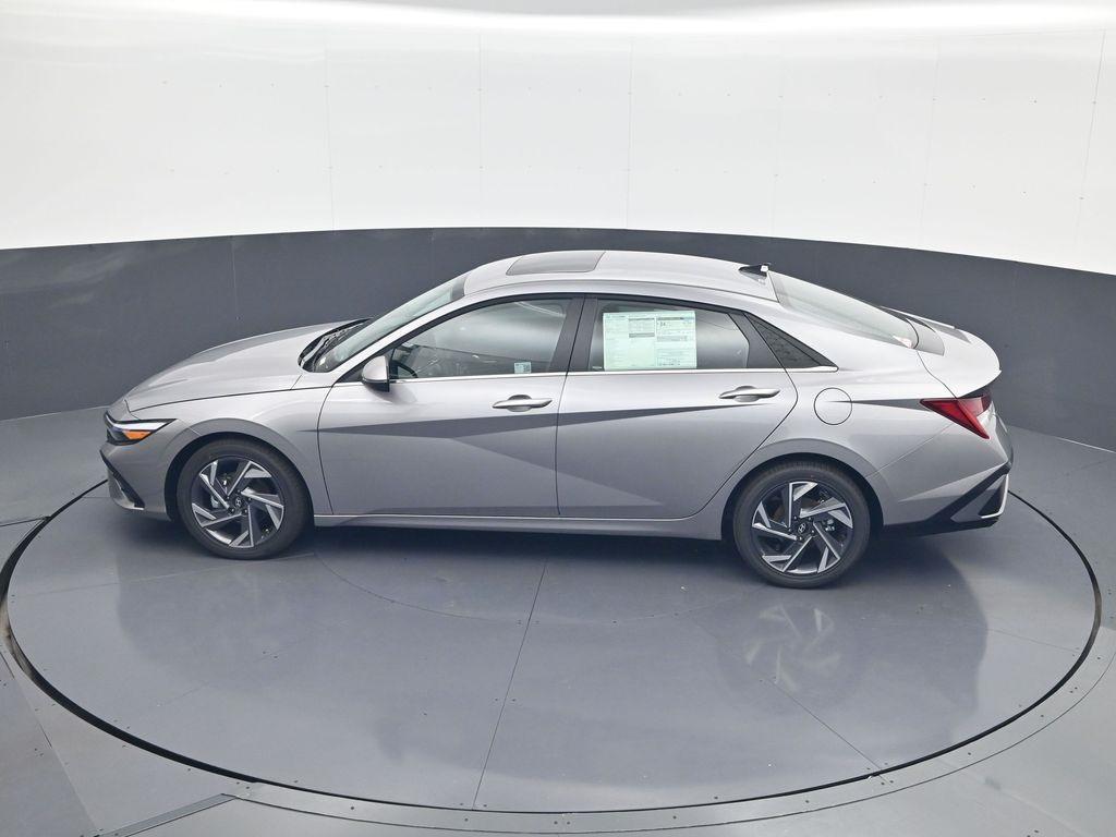 new 2025 Hyundai Elantra car, priced at $26,197