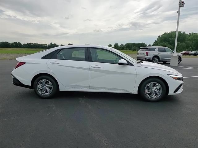 new 2024 Hyundai Elantra car, priced at $23,178