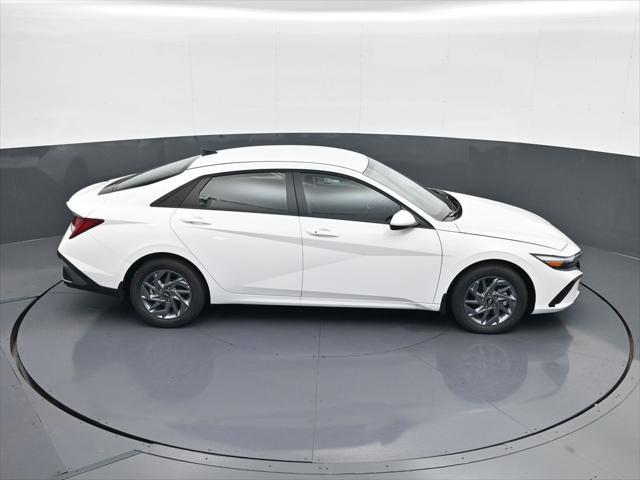 new 2025 Hyundai ELANTRA HEV car, priced at $25,009