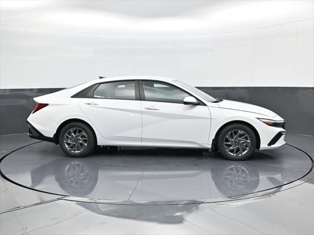 new 2025 Hyundai ELANTRA HEV car, priced at $25,009