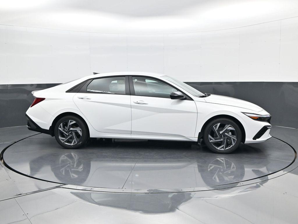 new 2025 Hyundai ELANTRA HEV car, priced at $25,795