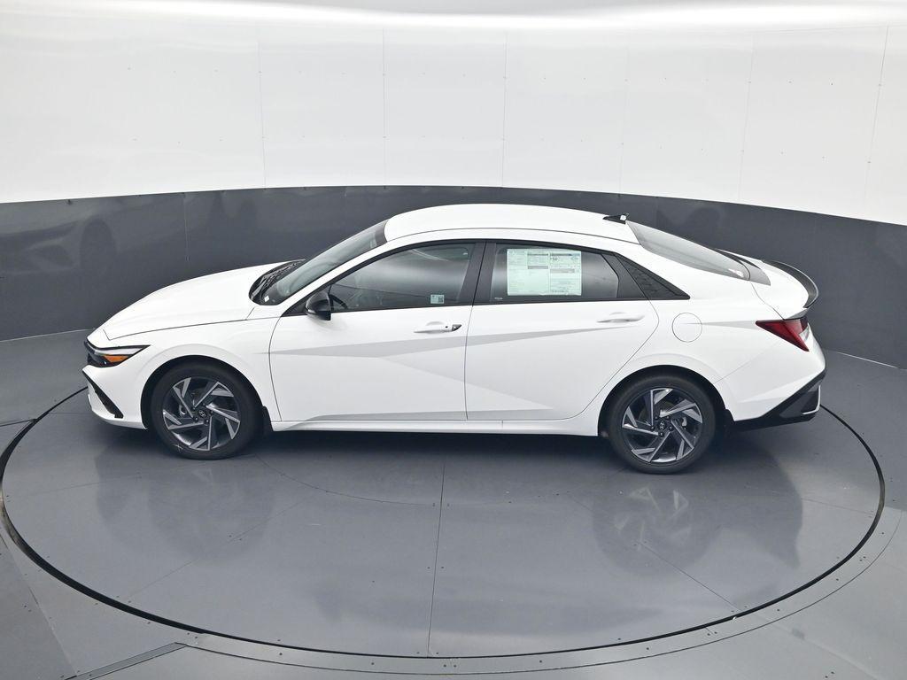 new 2025 Hyundai ELANTRA HEV car, priced at $25,795