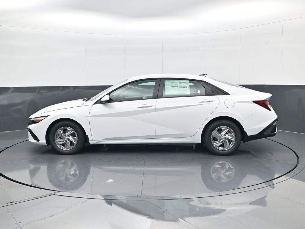 new 2025 Hyundai Elantra car, priced at $22,158