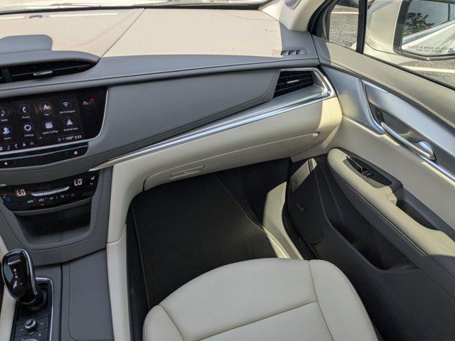 new 2025 Cadillac XT5 car, priced at $53,089