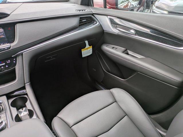 new 2025 Cadillac XT5 car, priced at $51,905