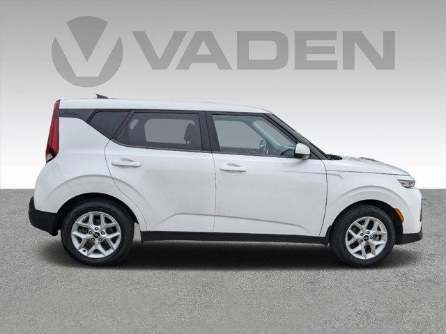 used 2022 Kia Soul car, priced at $17,818