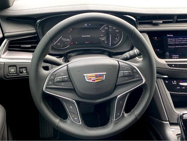 new 2025 Cadillac XT5 car, priced at $39,000