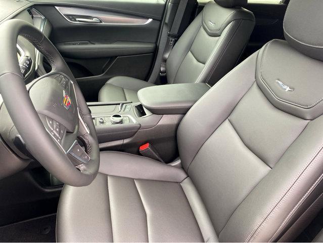 new 2025 Cadillac XT5 car, priced at $39,000