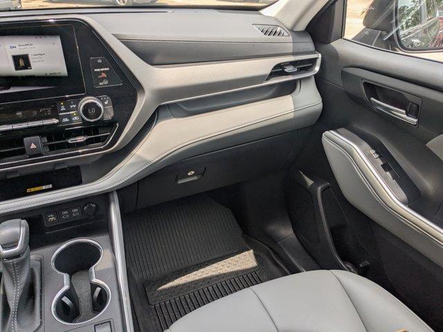 used 2023 Toyota Highlander car, priced at $39,660
