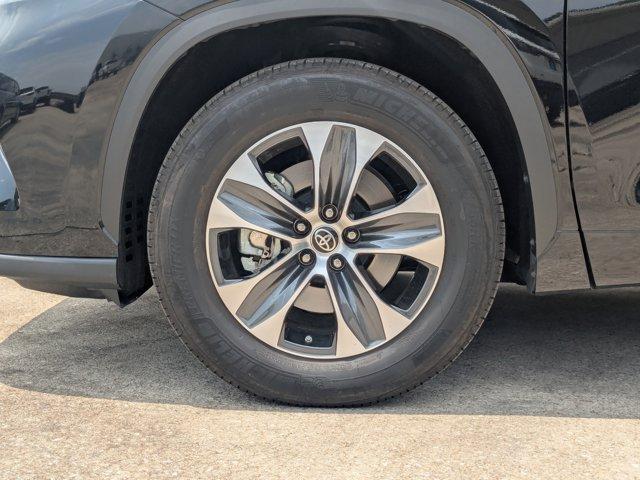 used 2023 Toyota Highlander car, priced at $39,660