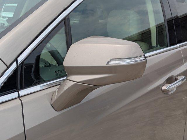 used 2022 Cadillac XT5 car, priced at $31,197