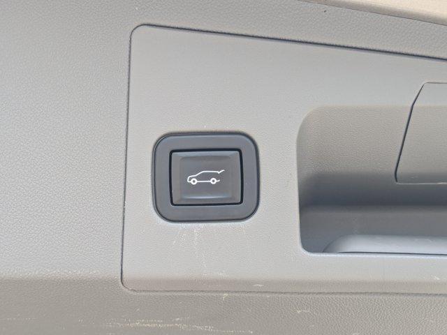 used 2022 Cadillac XT5 car, priced at $31,197