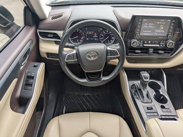 used 2021 Toyota Highlander car, priced at $25,894