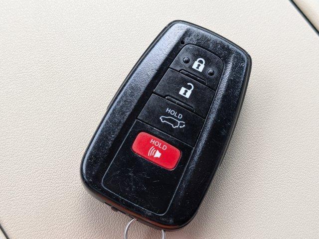 used 2021 Toyota Highlander car, priced at $25,894