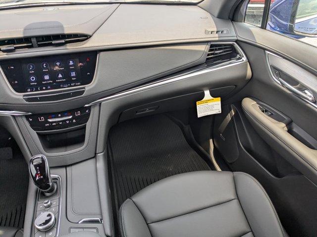 new 2025 Cadillac XT6 car, priced at $48,651