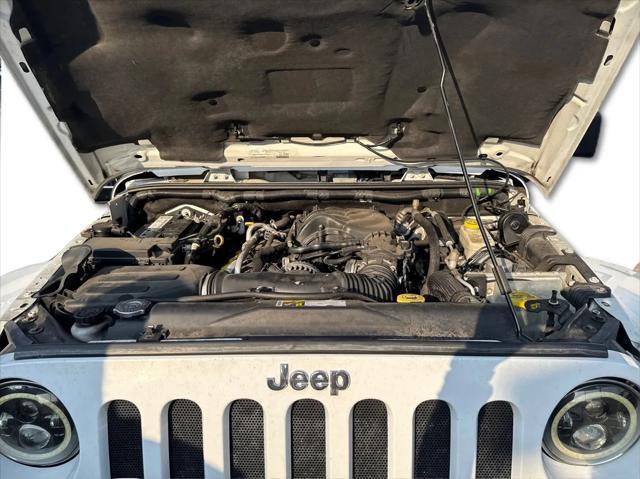 used 2015 Jeep Wrangler Unlimited car, priced at $14,995