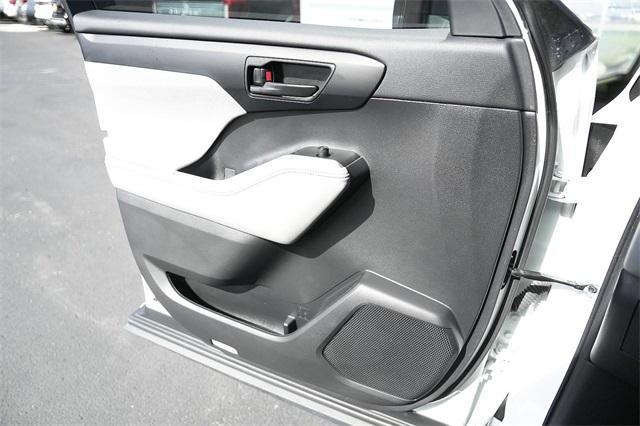 used 2023 Toyota Highlander car, priced at $38,968