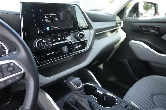 used 2023 Toyota Highlander car, priced at $38,968