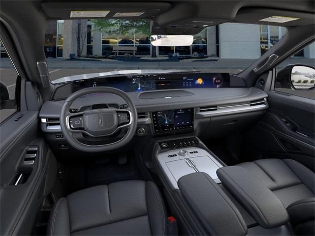 new 2025 Lincoln Navigator car, priced at $110,185