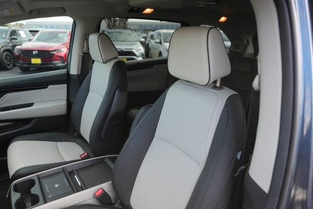 used 2025 Honda Odyssey car, priced at $44,998