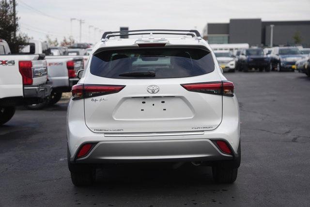 used 2022 Toyota Highlander car, priced at $44,889