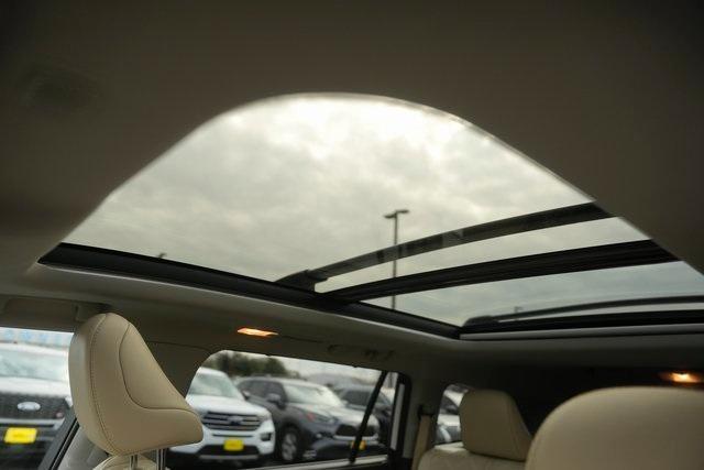 used 2022 Toyota Highlander car, priced at $44,889