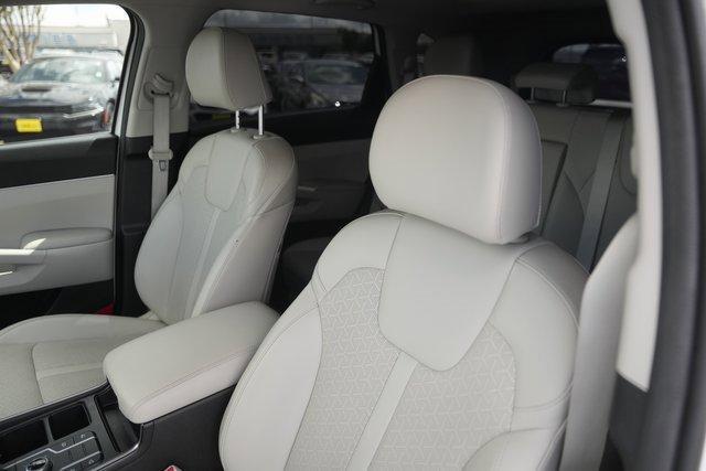 used 2023 Kia Sorento car, priced at $28,319
