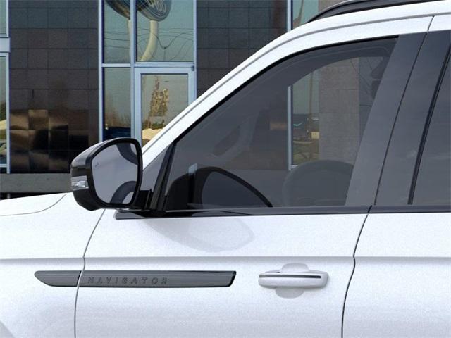 new 2025 Lincoln Navigator car, priced at $109,940