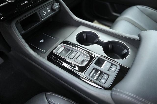 used 2025 Honda Pilot car, priced at $42,389