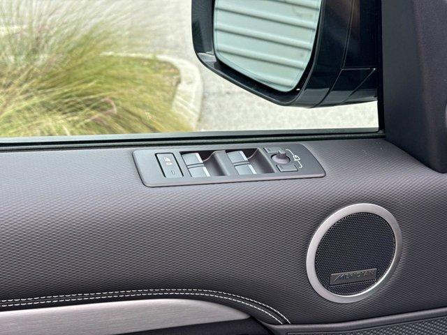 new 2025 Land Rover Discovery car, priced at $75,703